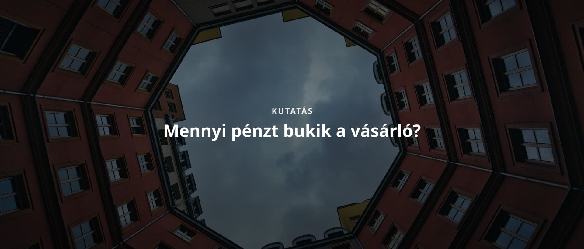 Lakóudvar szimmetrikus nézete — borítókép (Travel with Lenses / Pexels)